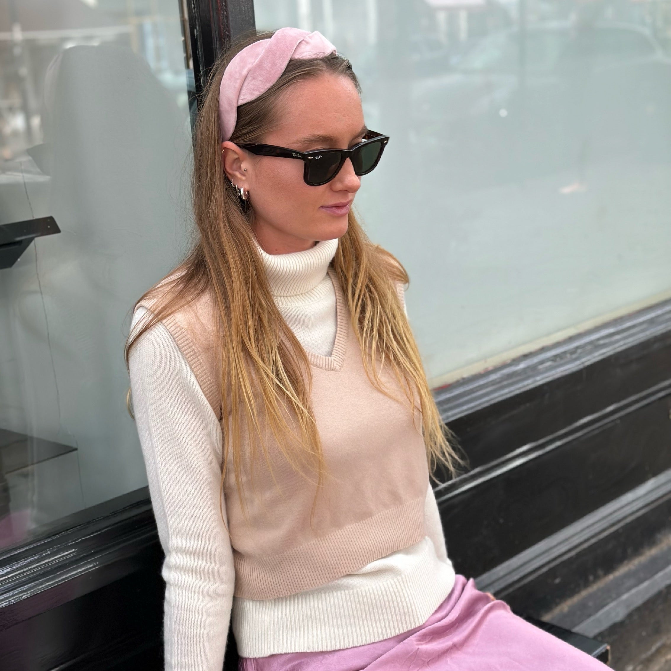 Scalloped Pink Velvet Headband - Luxurious Elegance for Every Day