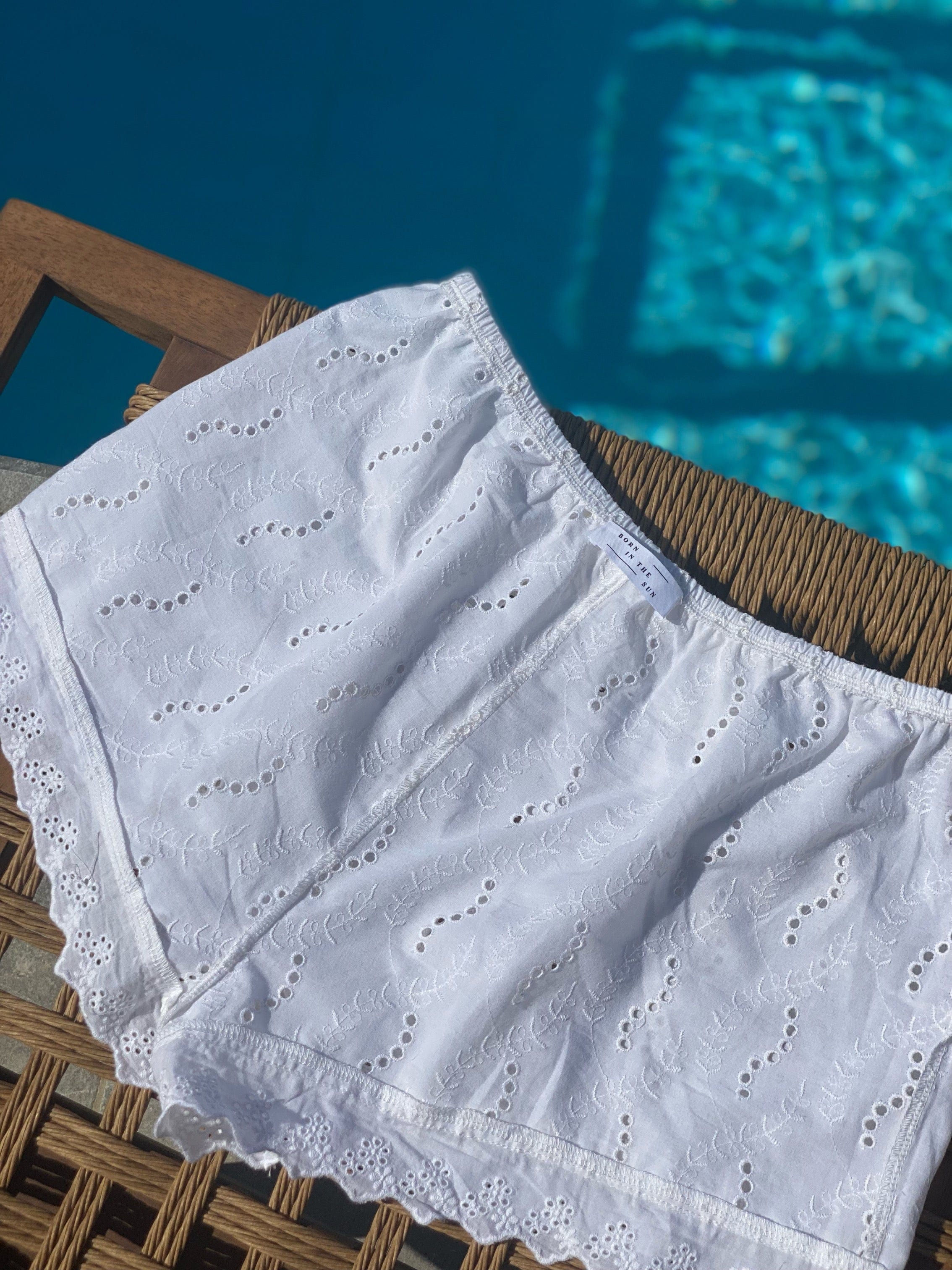 White Capri set top and shorts M\L - Born In The Sun
