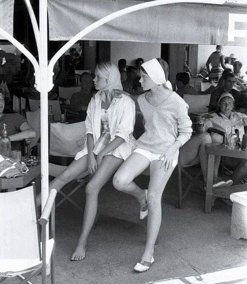 White Capri set top and shorts M\L - Born In The Sun