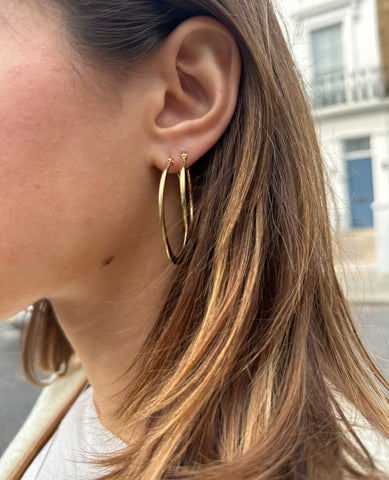 Hoop small earrings: Effortless Elegance in 18k Gold