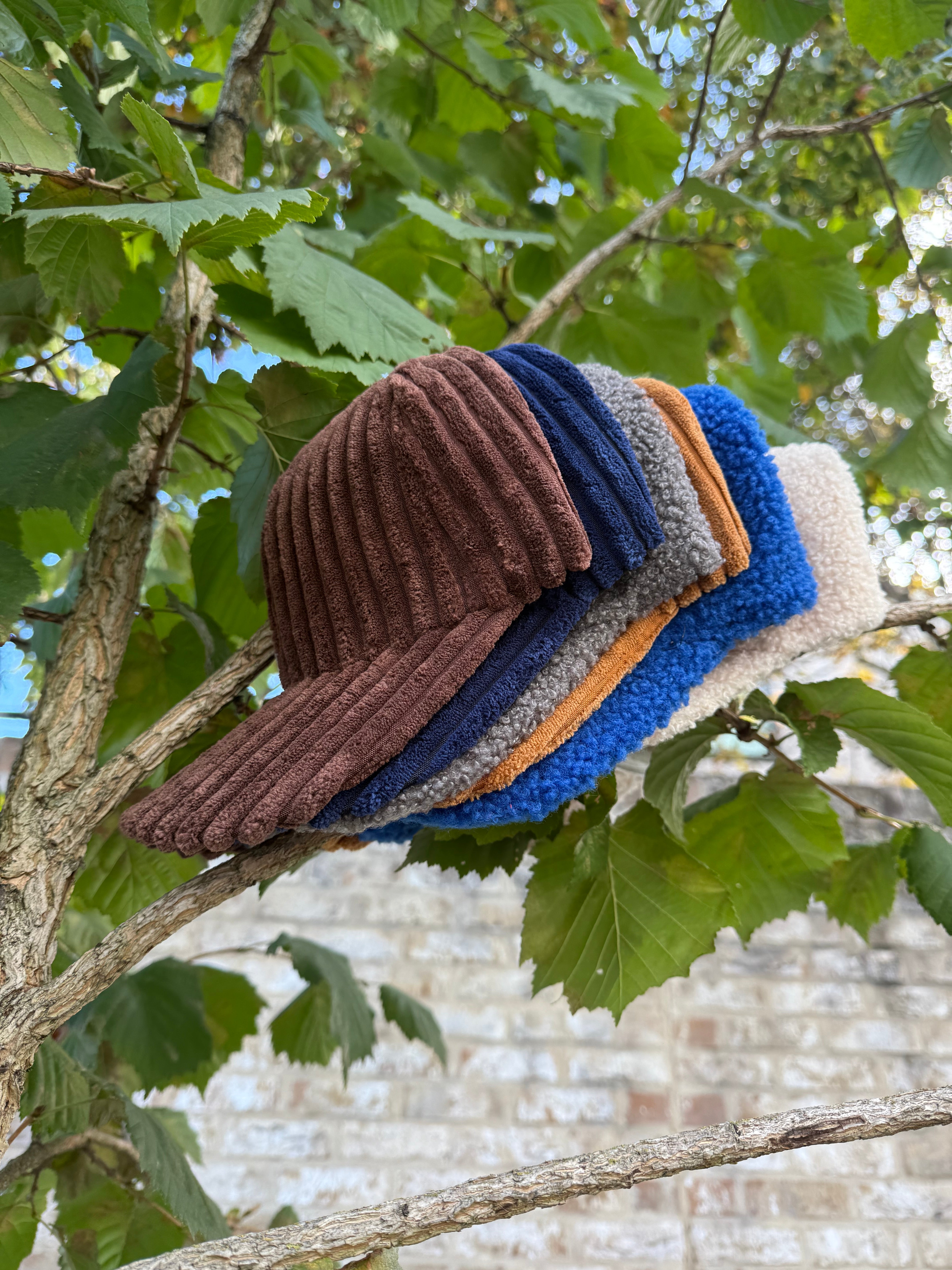 Corduroy hat chocolate brown