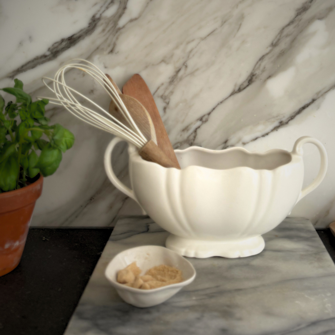 Off white Ceramic container
